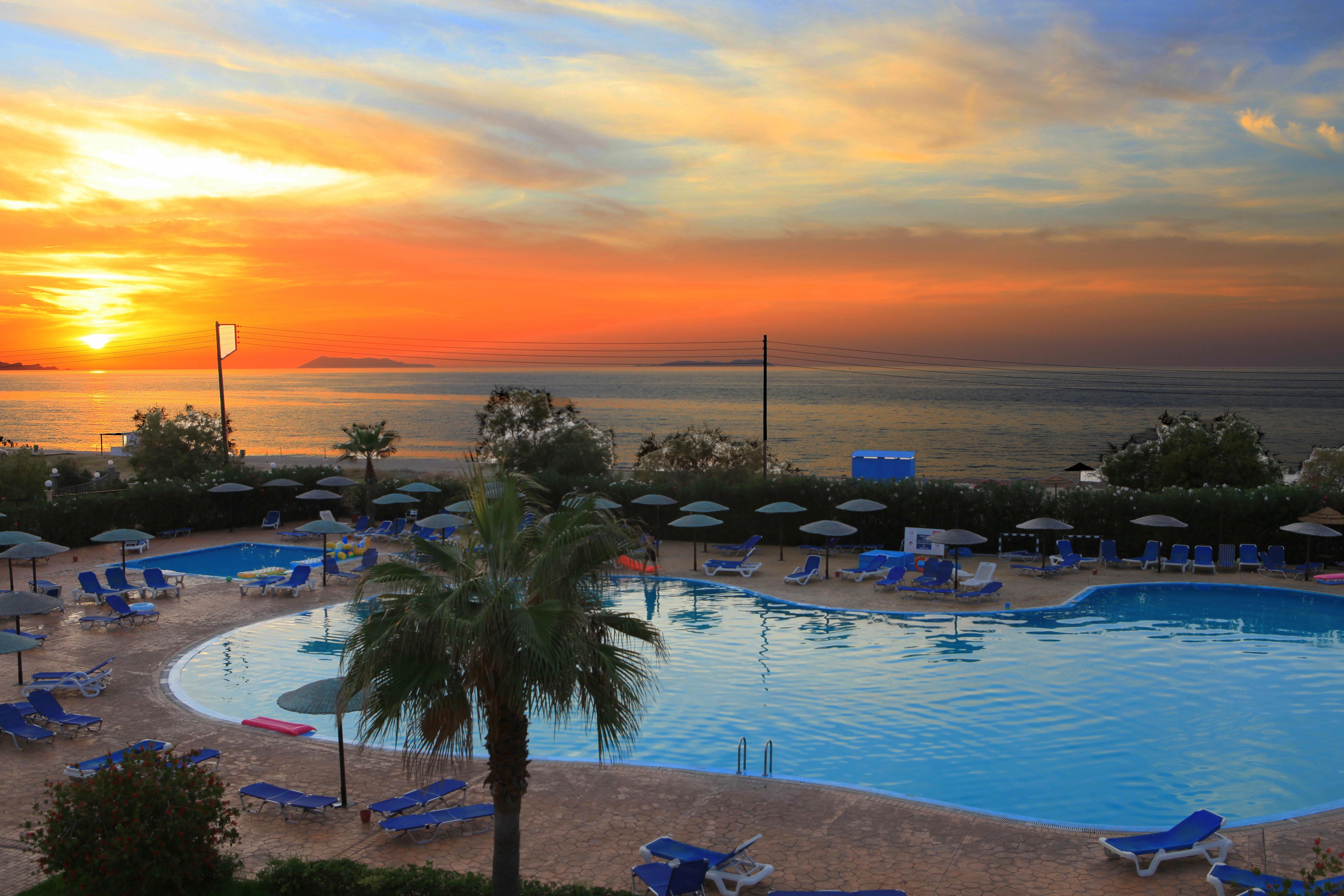 Almyros Beach Almiros Beach Exterior foto Sunset at the Dead Sea