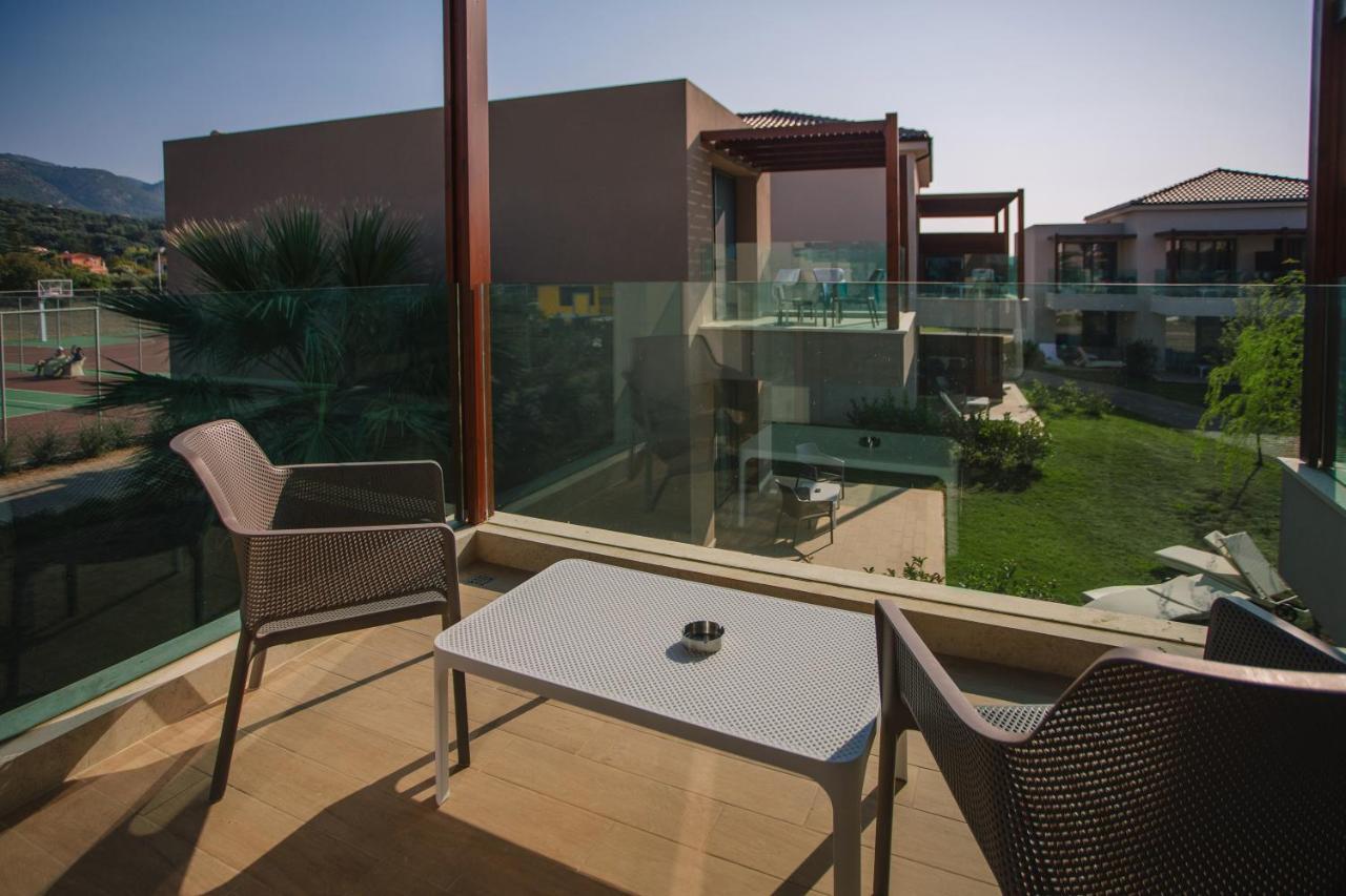 Almyros Beach Almiros Beach Exterior foto A balcony