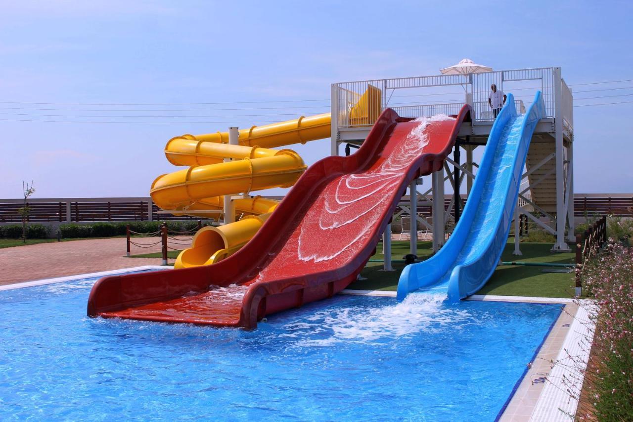 Almyros Beach Almiros Beach Exterior foto Water slides