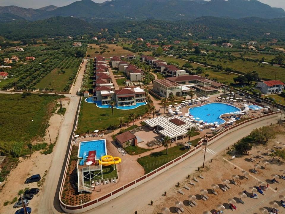 Almyros Beach Almiros Beach Exterior foto Aerial view of the complex